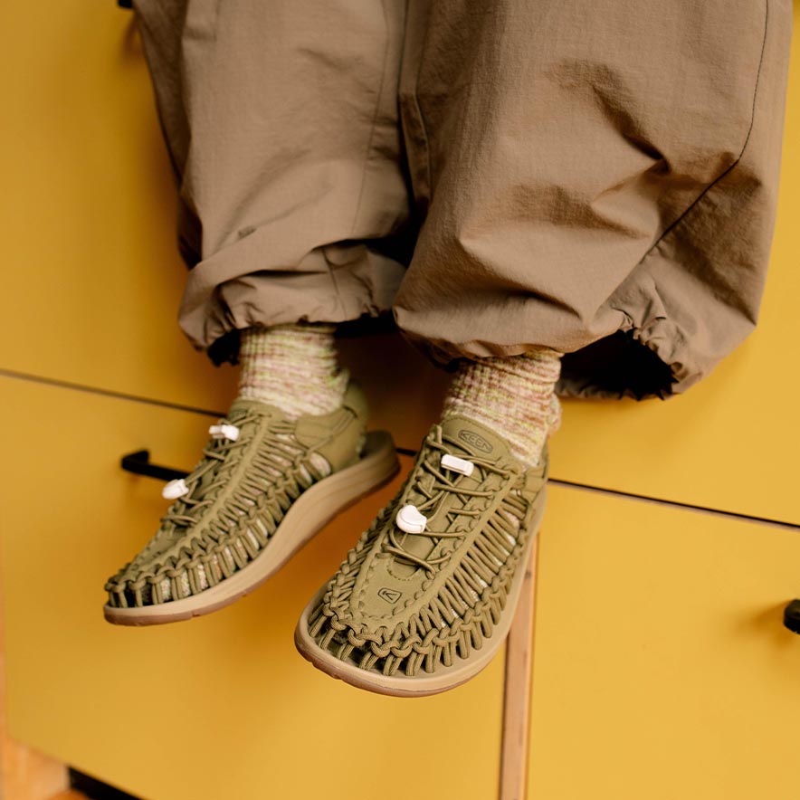 Women's UNEEK Sneaker | Martini Olive/Safari - Image 8